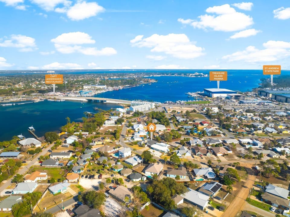 Nearby landmark, Day, Neighbourhood, Bird's eye view