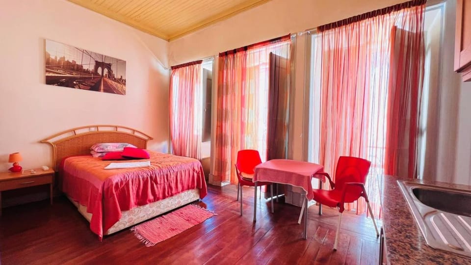 Bed, Living room, Photo of the whole room, Seating area, Bedroom