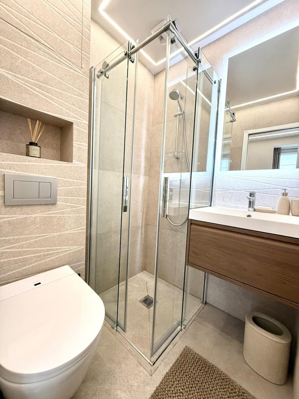 Shower, Toilet, Bathroom
