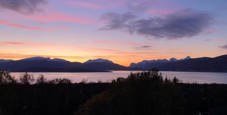 House with panoramic view Villa in Tromso