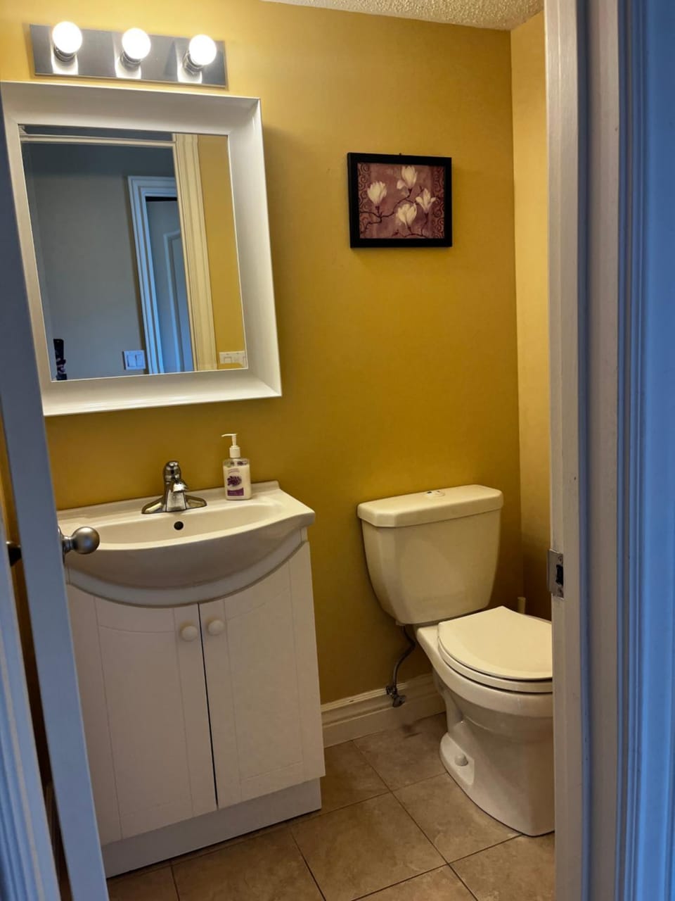 Biddington private room close airport! Vacation rental in Calgary