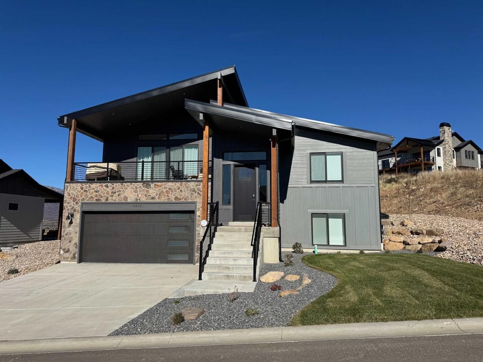 Brand NEW 5 Bedroom House in Eden at the base of Powder Mtn and Wolf Creek Golf Course House in Utah