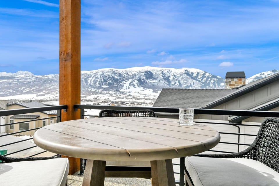Brand NEW 5 Bedroom House in Eden at the base of Powder Mtn and Wolf Creek Golf Course House in Utah