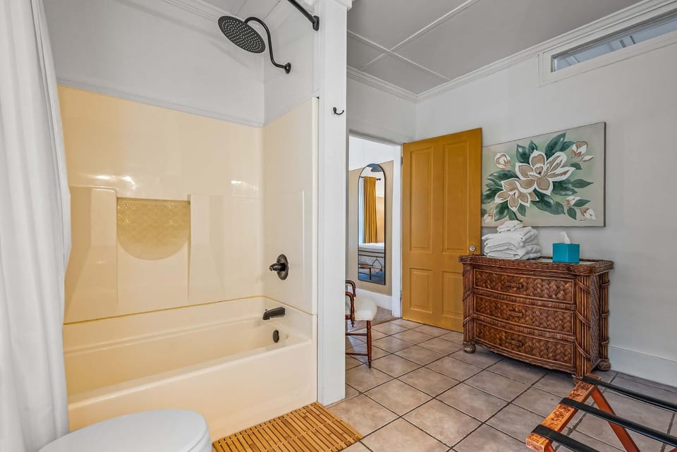 Old Carrabelle Hotel Magnolia Suite House in Carrabelle