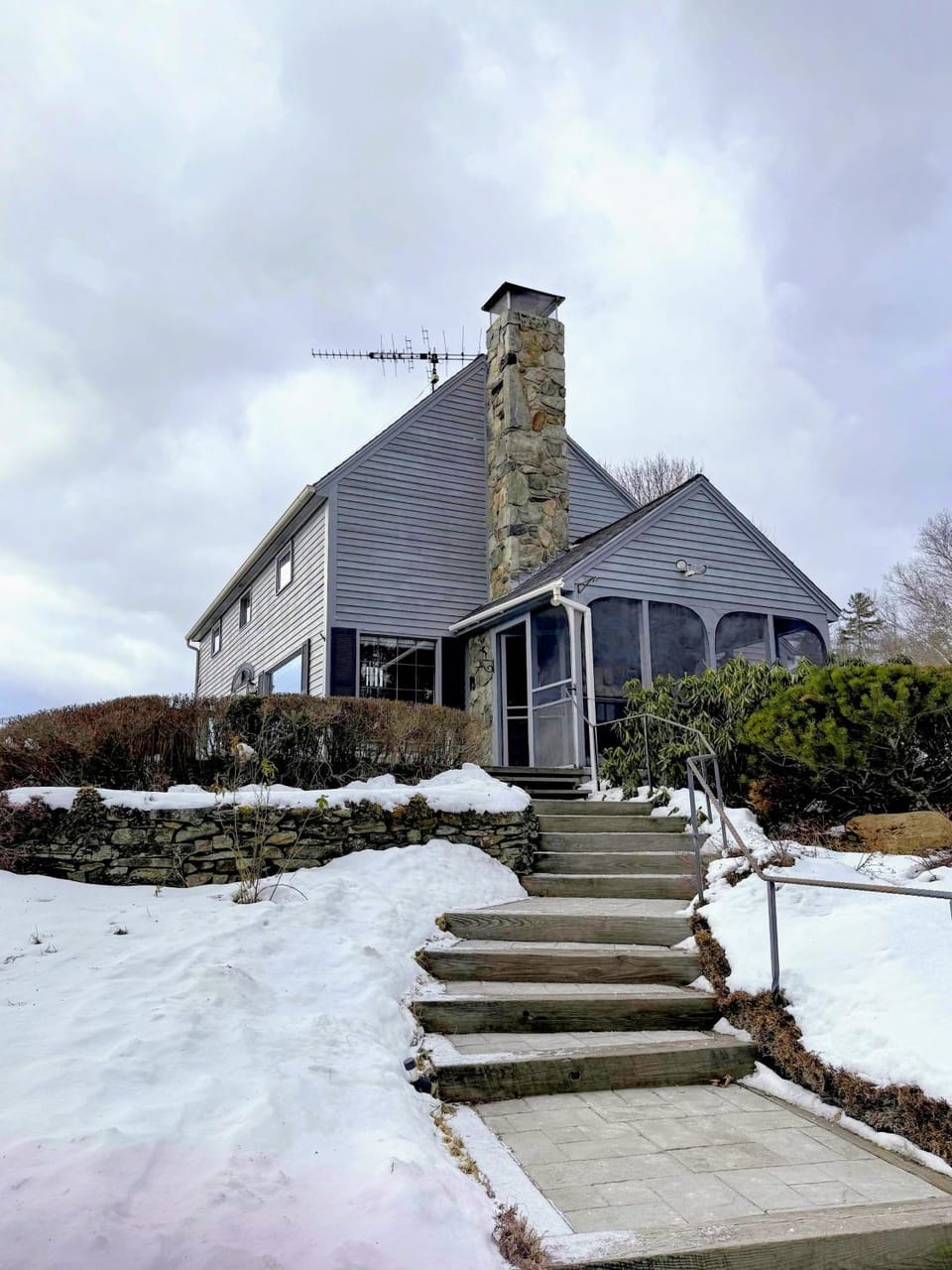 5H Charming Hilltop Farmhouse with Stunning Views & Modern Comforts Near Mountain View Grand Resort House in Whitefield