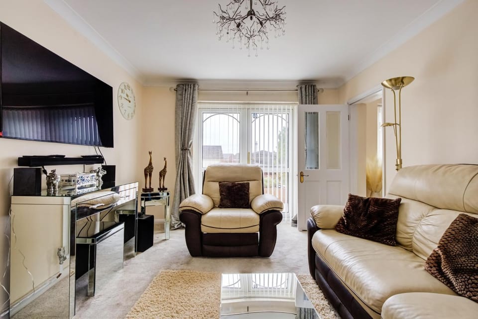 TV and multimedia, Living room, Seating area