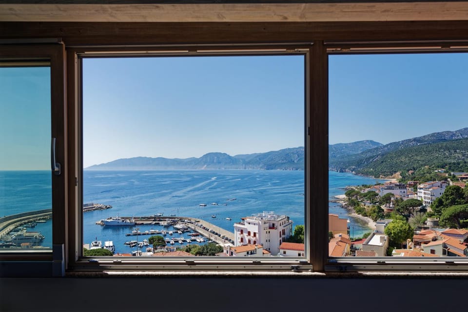 Natural landscape, Mountain view, Sea view