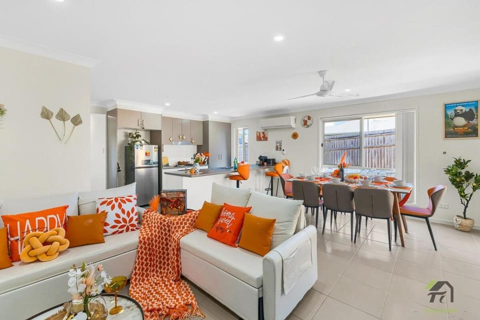 Universal Movie World -Close to Everything House in Coomera