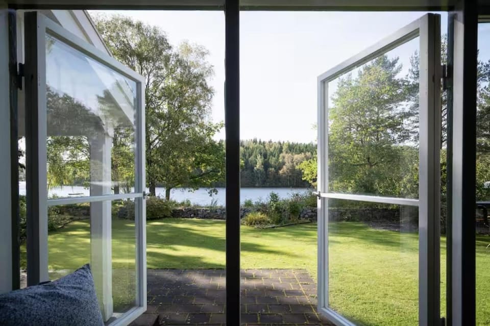 Large house on a lake near Göteborg House in Västra Götaland County