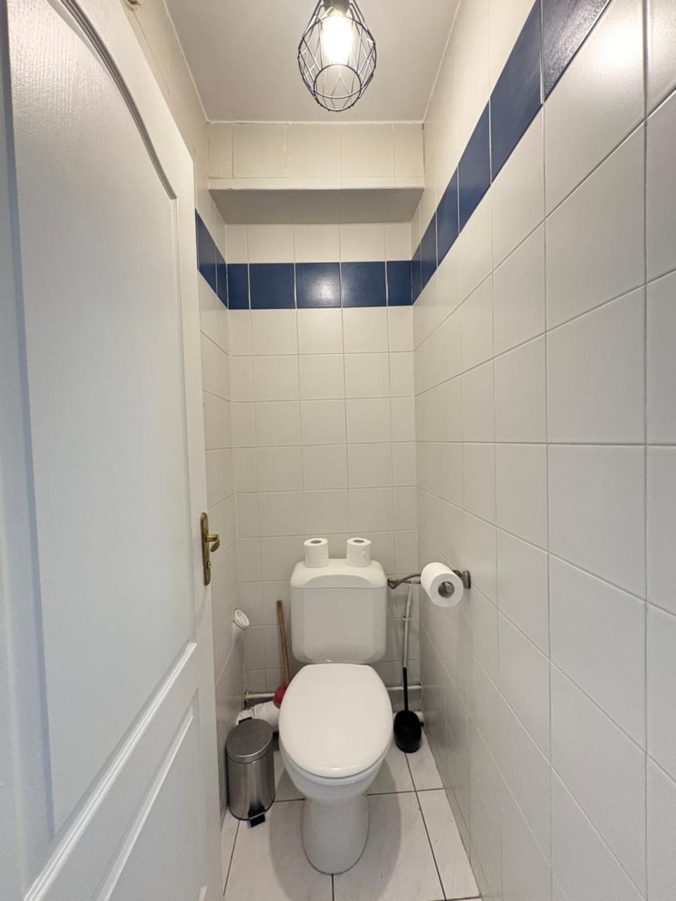 F3 avec Projecteur à 2 min du métro Apartment in Saint-Denis, France