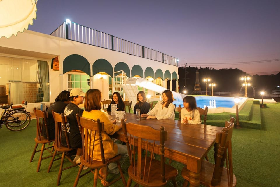 View (from property/room), Dining area, Pool view