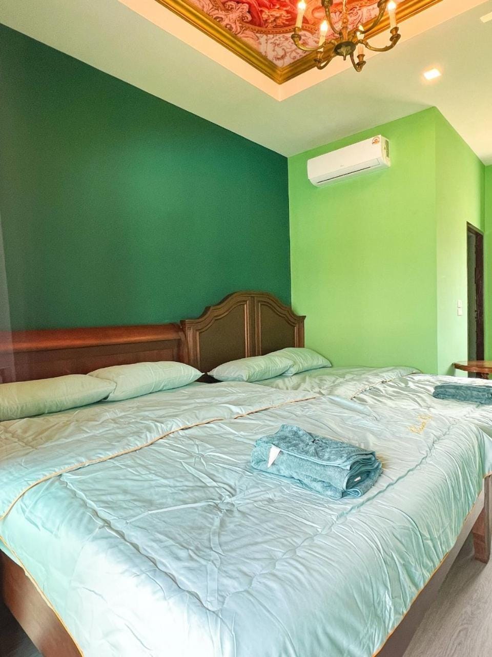 Paris De Floor Khaoyai Bed and Breakfast in Laos