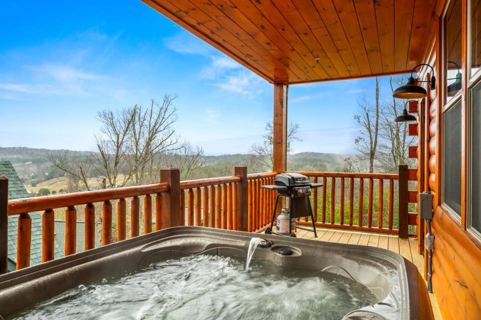 Day, Natural landscape, Hot Tub, View (from property/room), Balcony/Terrace, Mountain view, Swimming pool