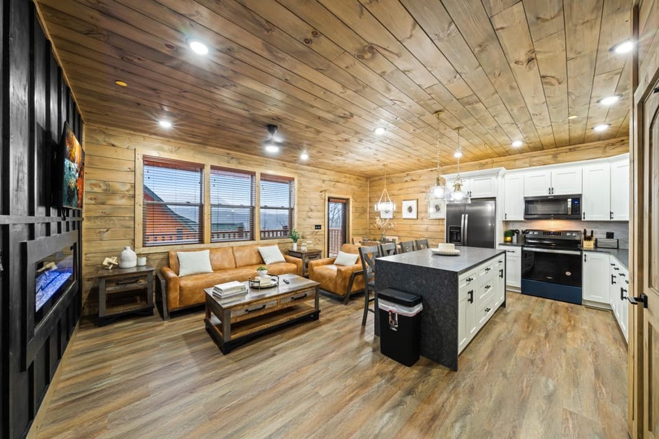 TV and multimedia, Kitchen or kitchenette, Living room, Seating area, oven, stove