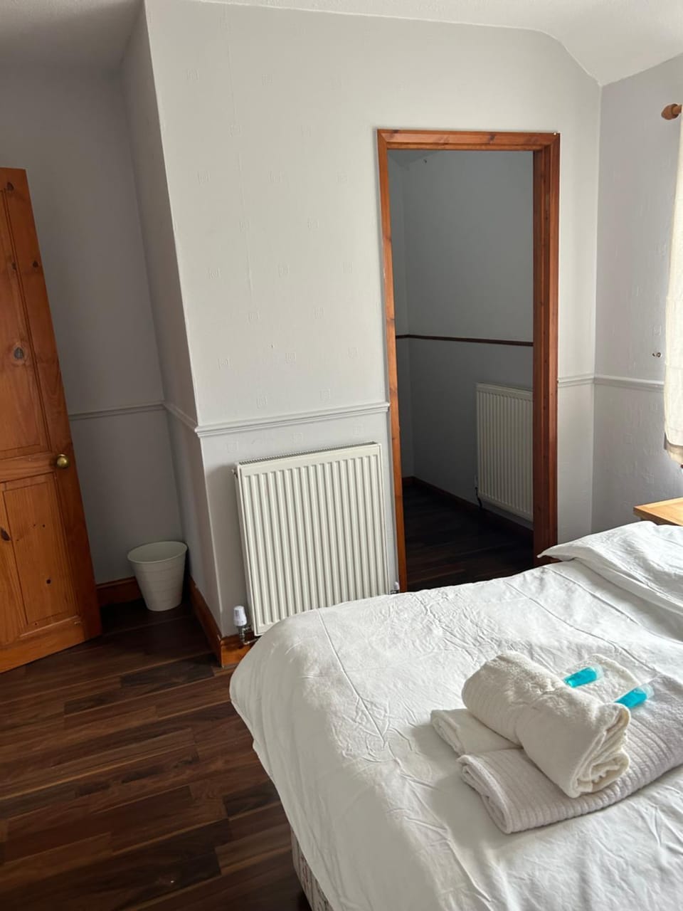 Bed, Bedroom, towels, wardrobe