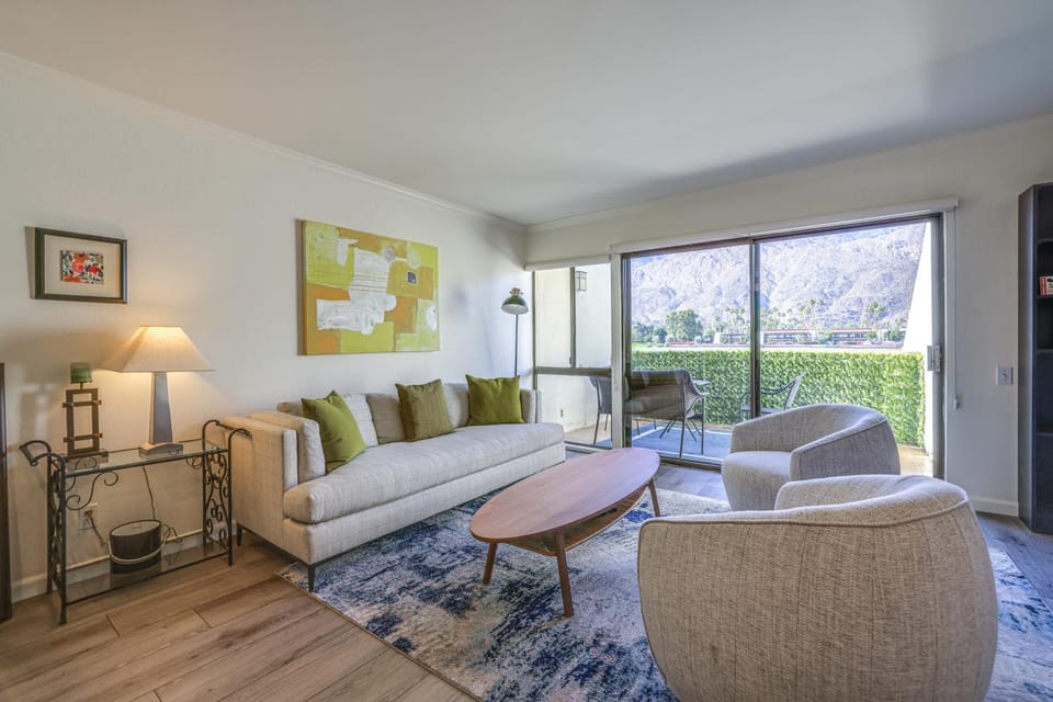Mtn-View Condo w/ Pool Access in Palm Springs! House in Palm Springs