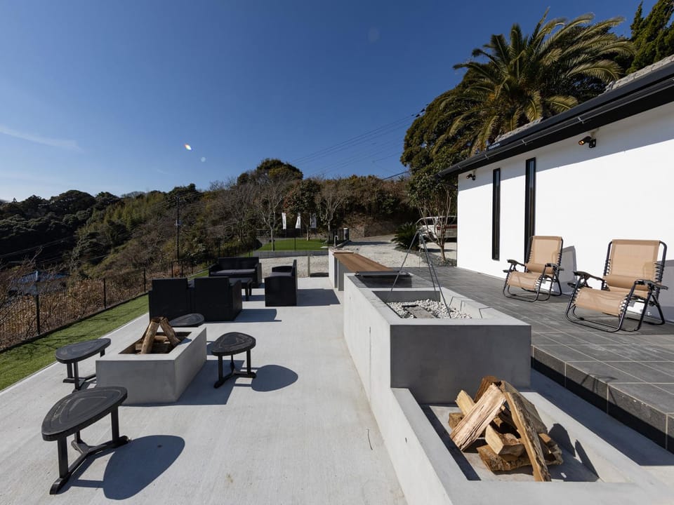 BBQ facilities, View (from property/room), Balcony/Terrace