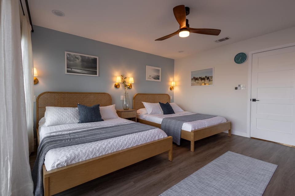 Bed, Photo of the whole room