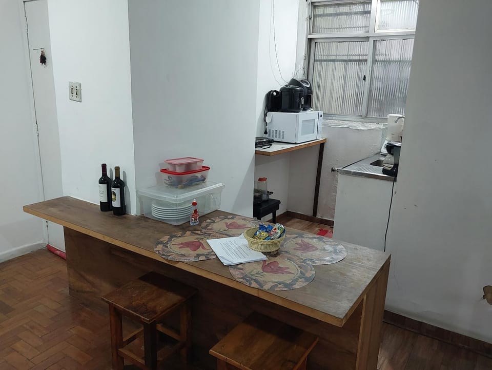 Coffee/tea facilities, Dining area, Food, stove