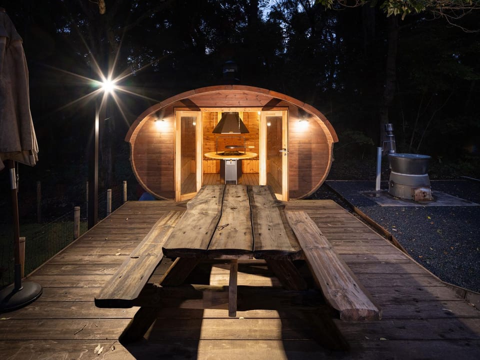 Night, BBQ facilities, Balcony/Terrace