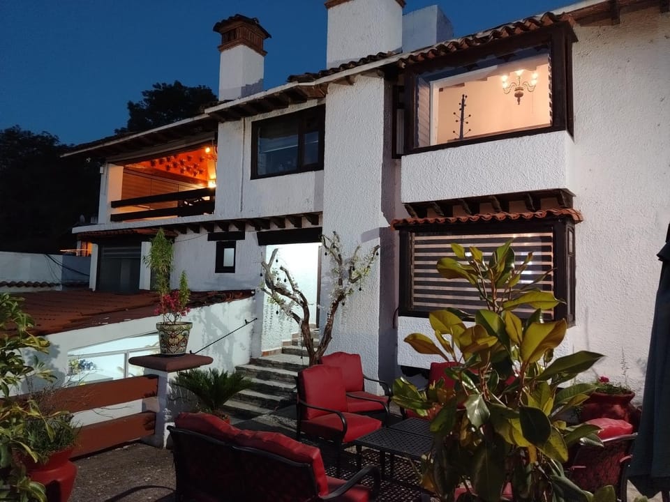 La casa que Canta Valle de Bravo House in Valle de Bravo