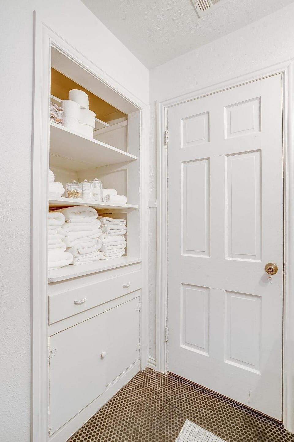 Fort Worth Cottage l 2 Bed with King & Queen l Walking Distance Will Rogers House in Fort Worth