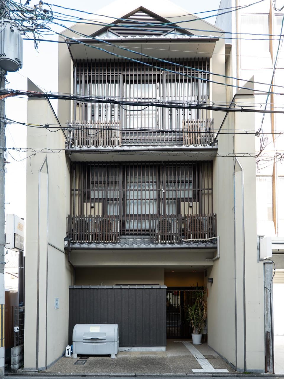 Property building, Day