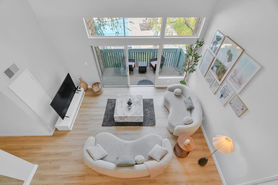 Communal lounge/ TV room, TV and multimedia, Living room