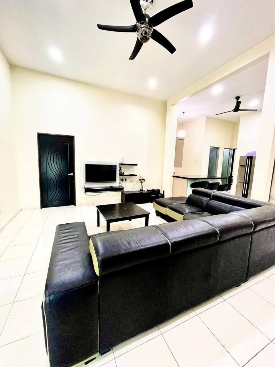 Communal lounge/ TV room, TV and multimedia, Seating area, Evening entertainment