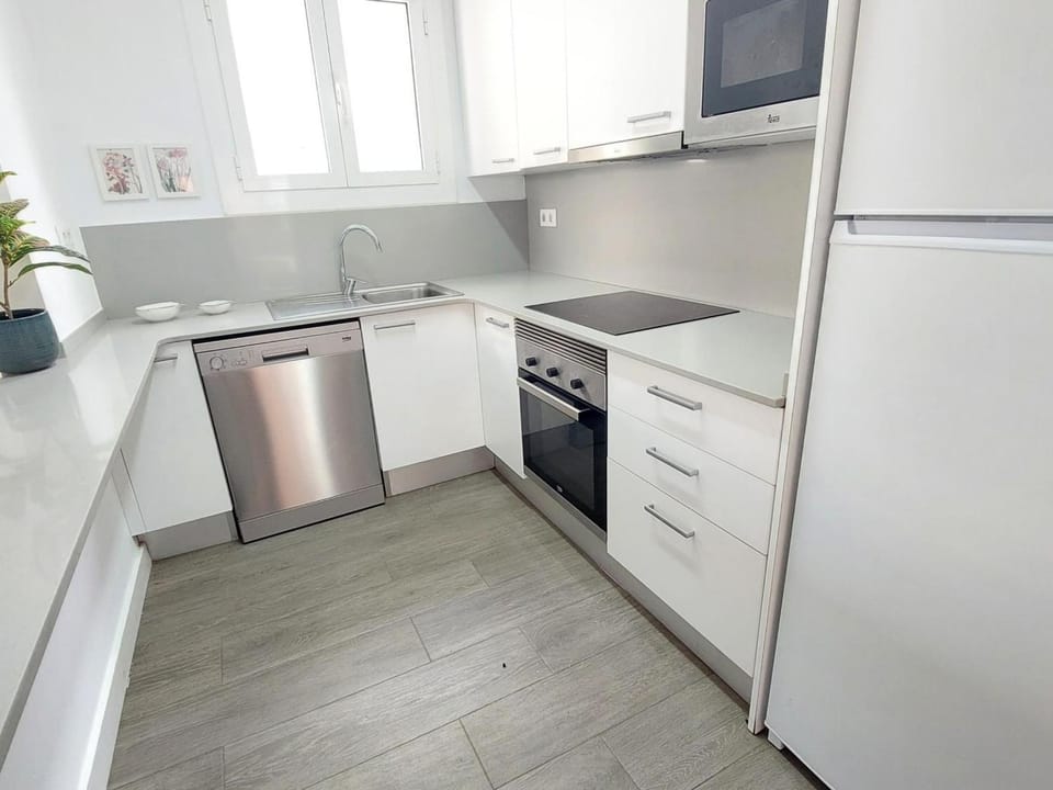 Apartamento cómodo en Llançà, cerca de playas y tiendas, Wifi incluido - ES-170-94 Apartment in Alt Empordà