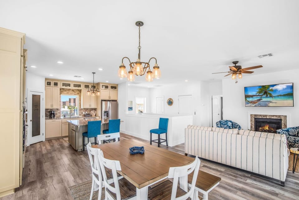 Shore Beats Work- Ocean Views & Elevator House in Fort Walton Beach