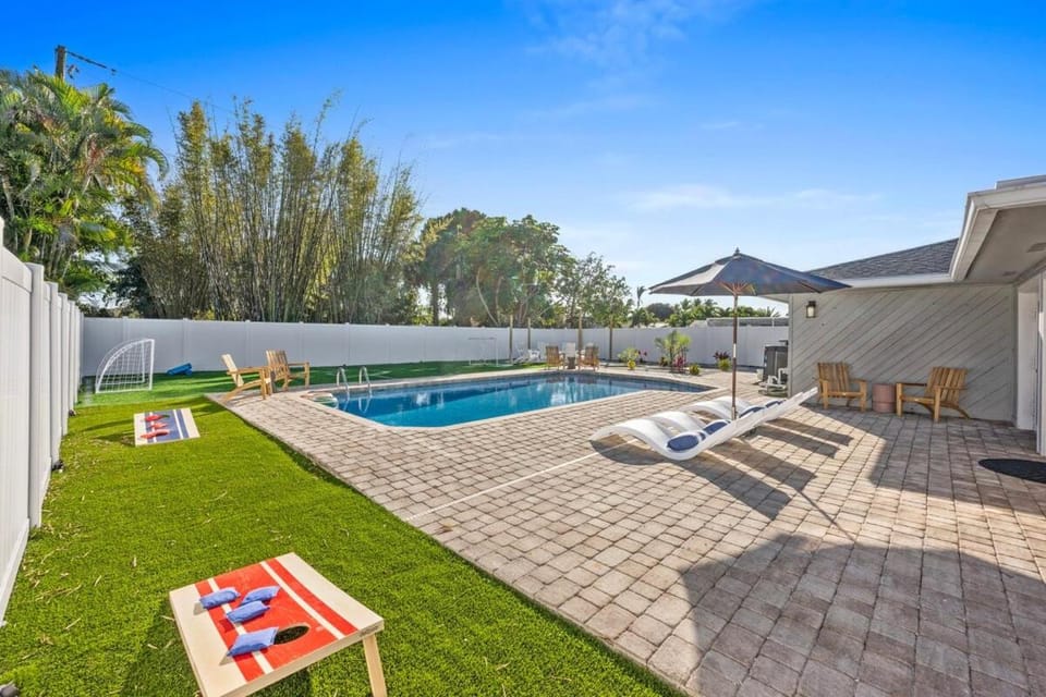 Swimming pool