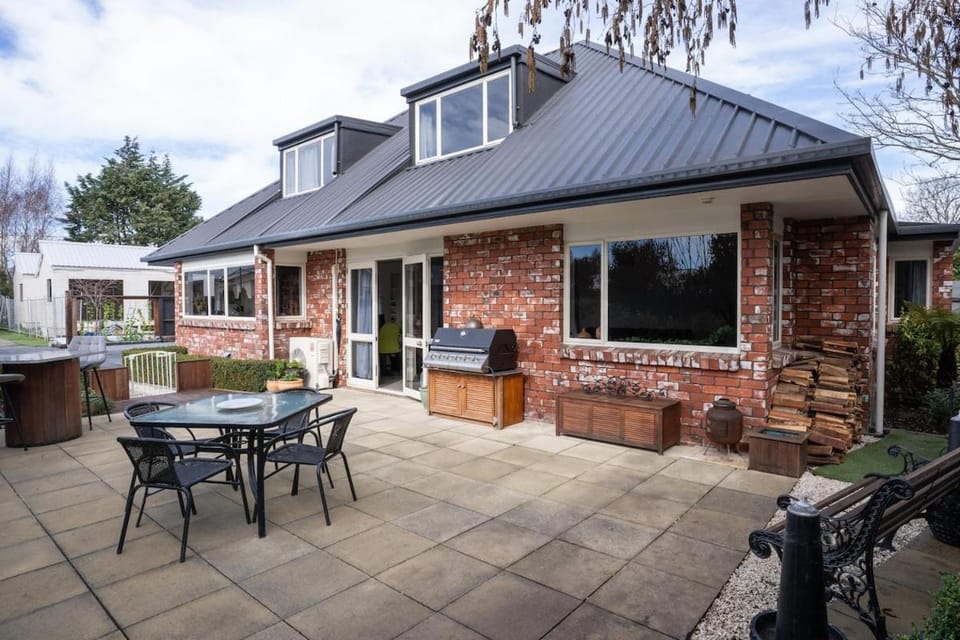 Property building, Patio, BBQ facilities
