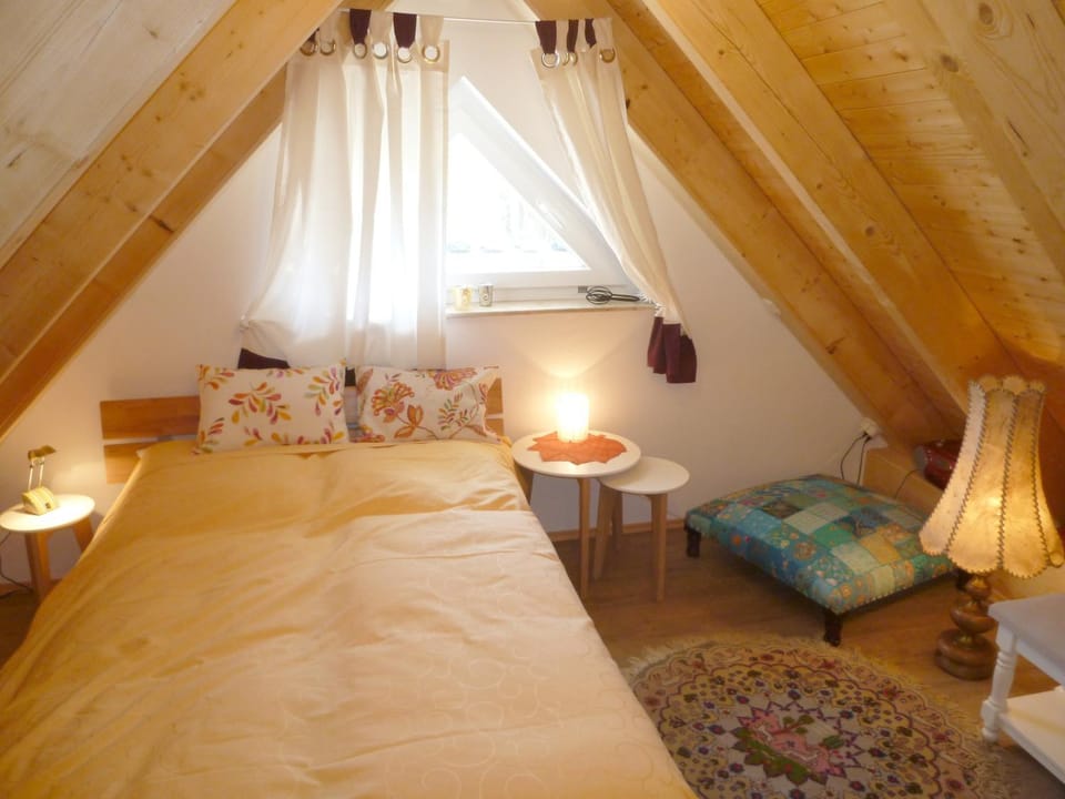 Bedroom, Lake view