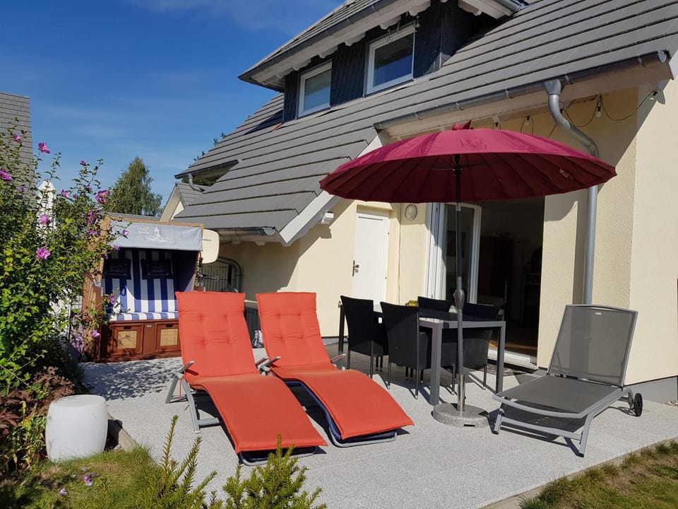 Property building, sunbed