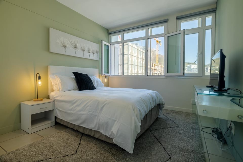 Conveniently located getaway Apartment in Cape Town
