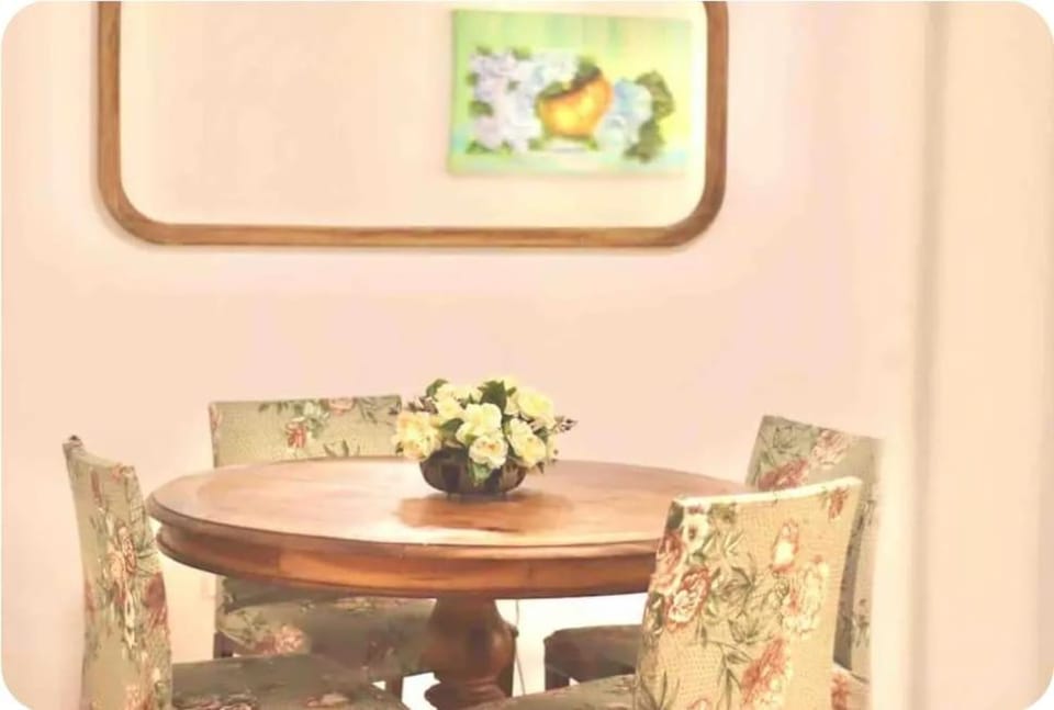 Living room, Decorative detail, Seating area