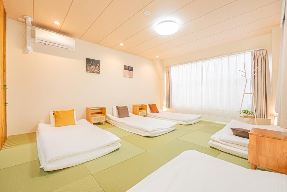 Bed, Bedroom, internet, towels, air conditioner