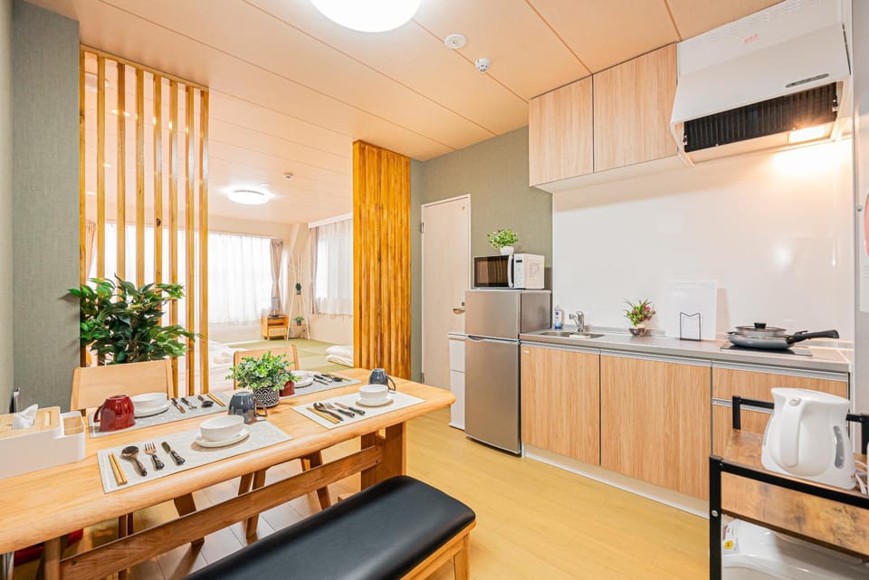 Kitchen or kitchenette, Dining area, stove
