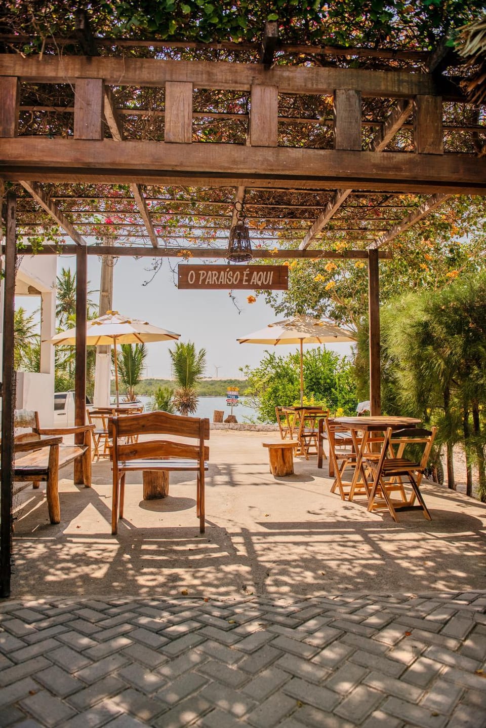 Patio, Lounge or bar