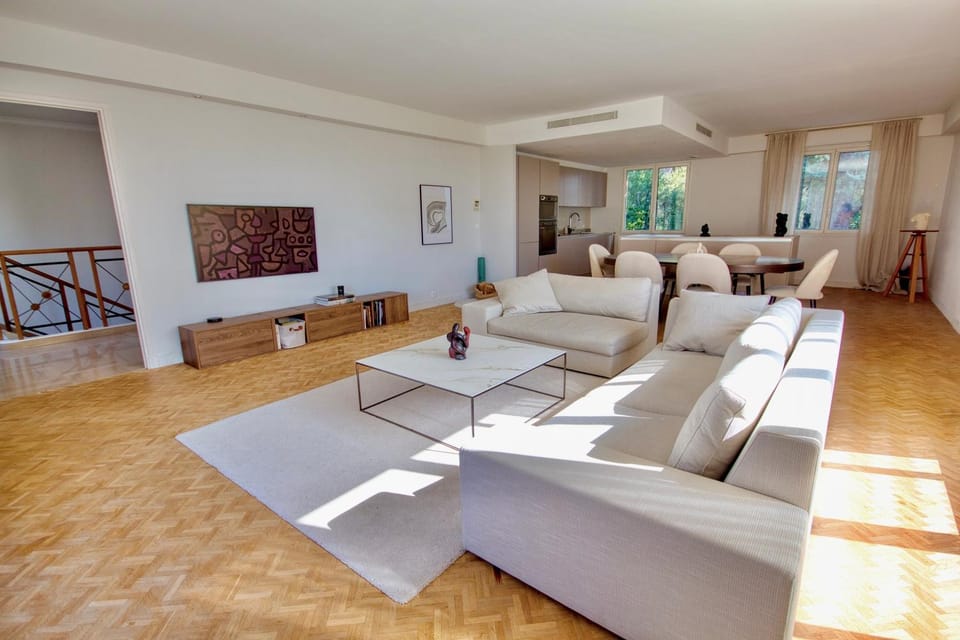 Communal lounge/ TV room, TV and multimedia, Living room, Seating area