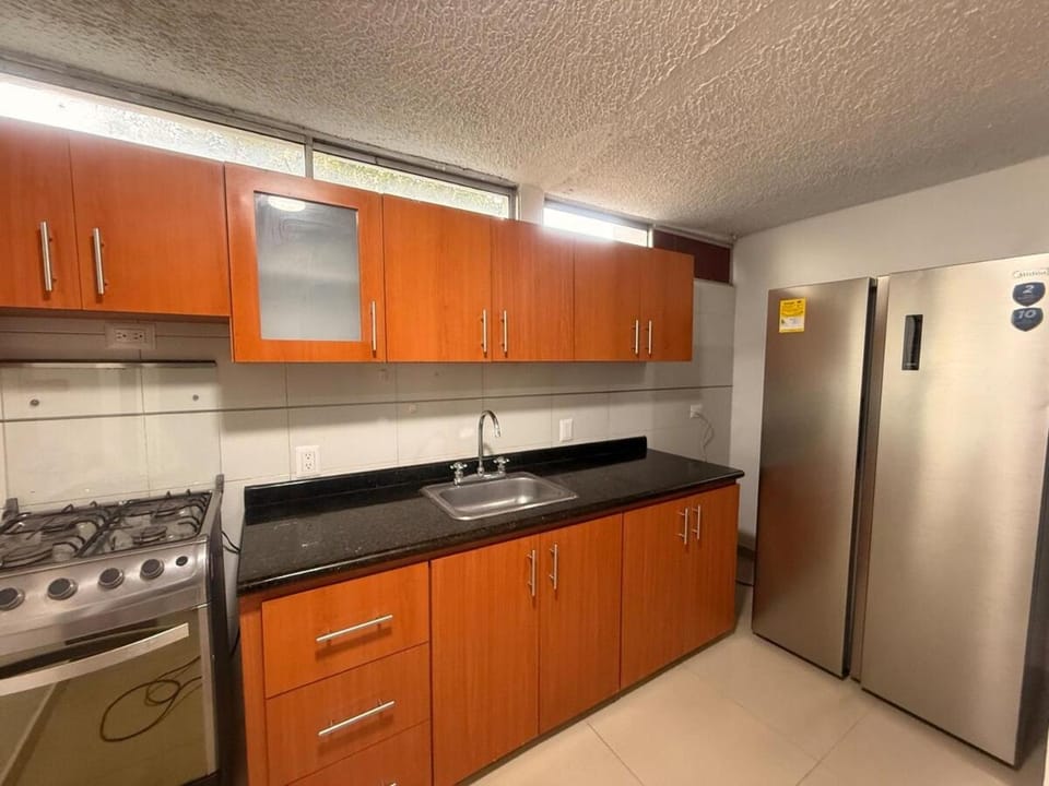 Habitación pequeña a una cuadra de Ventura Plaza Vacation rental in Cúcuta
