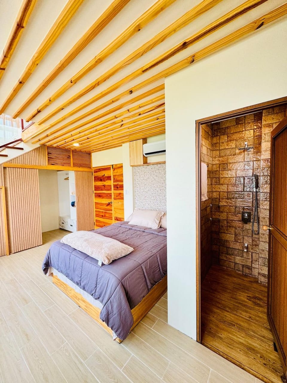 Dylan's Penthouse Apartment in La Union