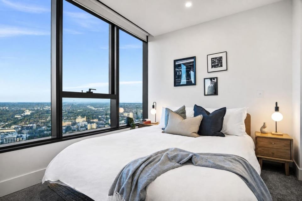 Bed, Photo of the whole room, Bedroom, City view