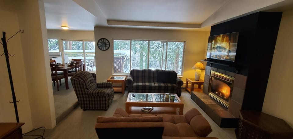 Garden Retreat in West Vancouver Apartment in West Vancouver
