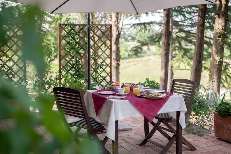 Patio, Breakfast