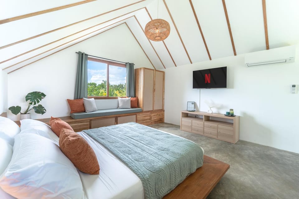 Bed, TV and multimedia, View (from property/room), Evening entertainment, Bedroom