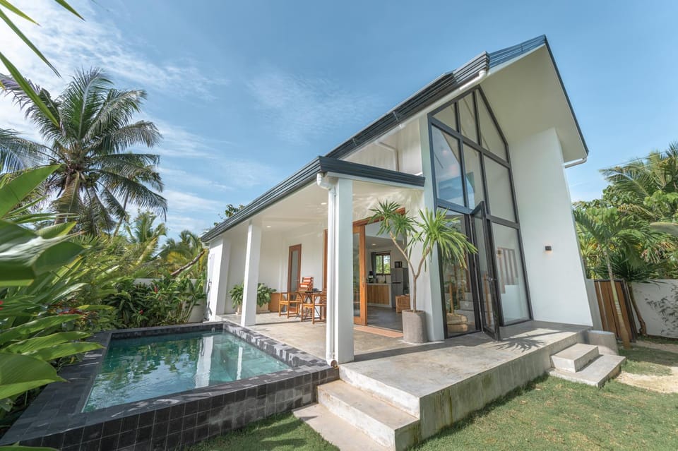 Property building, Garden, Pool view