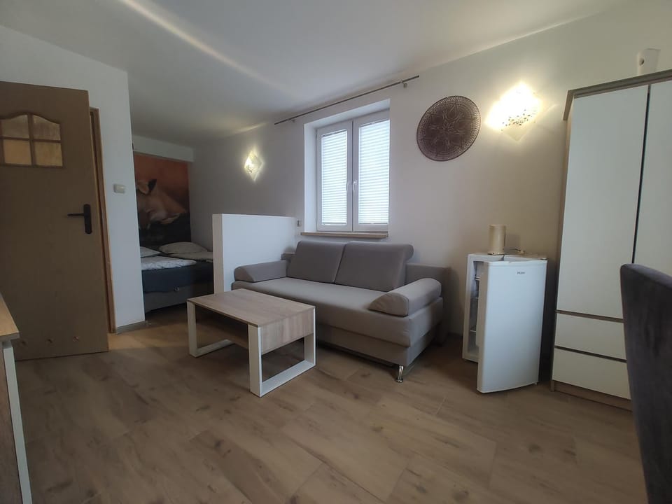 Bed, Photo of the whole room, Seating area, wardrobe