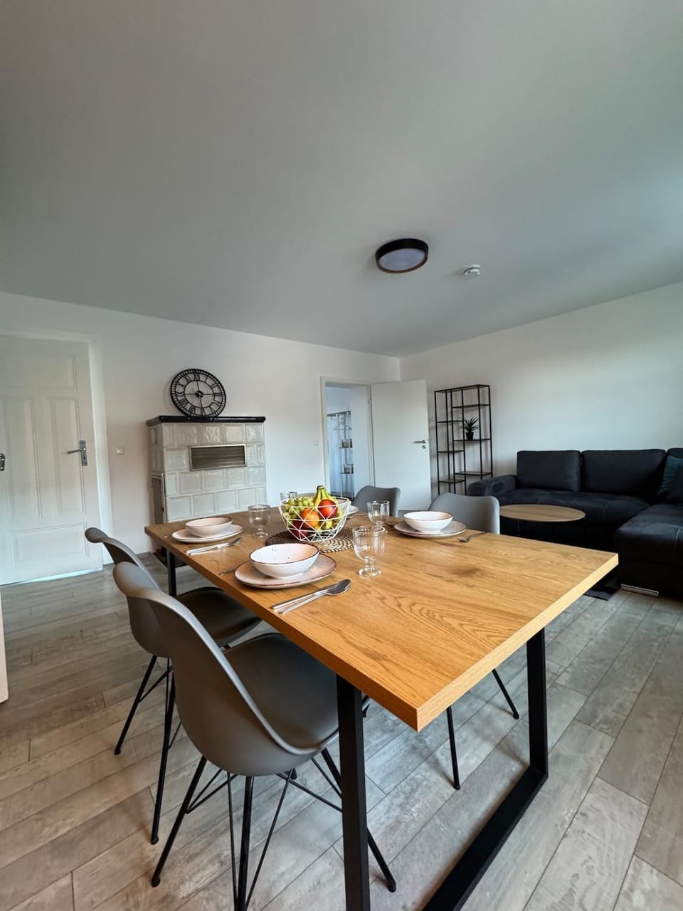 Seating area, Dining area